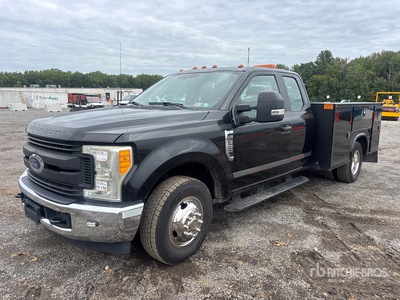 2017 Ford F-350 XL 4x2 Extended Cab Utility Truck