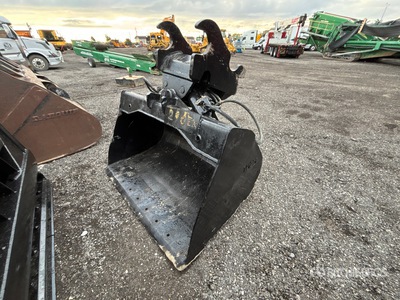 Weldco Beales Twist 70 in Q/C Hydraulic Tilting Excavator Bucket - Fits 290 Series