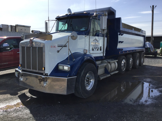 2004 Kenworth T800 Quad/A Dump Truck