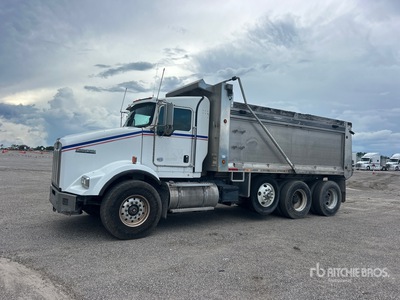 2015 Kenworth T800 8x4 Tri/A Dump Truck