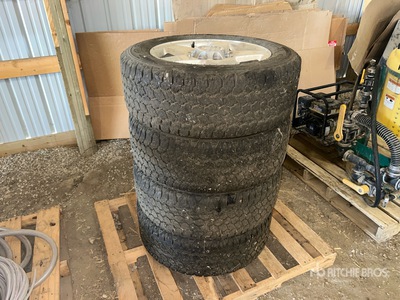 Quantity of (4) Goodyear Wrangler 265/60R20 Banden