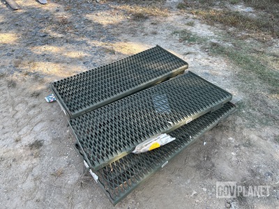 (4) Oshkosh Defense 1886690W Access Platforms