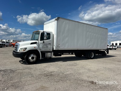 2016 Hino 268 Gesloten vrachtwagen