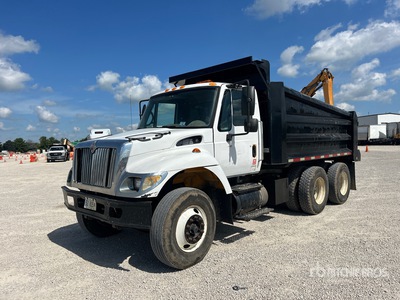 2005 International 7400 6x4 T/A Camión dumper