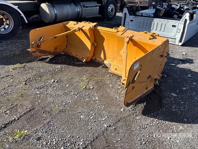 7 ft Hydraulic Reversing Extendable Snow Pusher