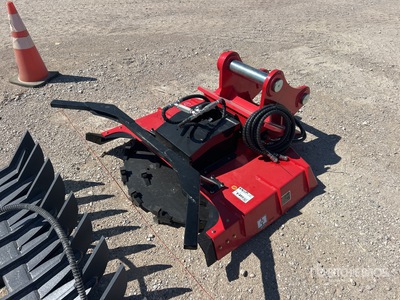 2026 GIYI EDM320 39 in Excavator Disc Mulcher - Fits Cat 320 (Unused)