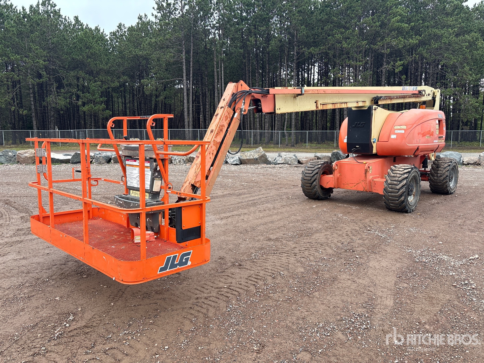 2006 JLG 800 AJ 4WD Dual Fuel Articulating Boom Lift