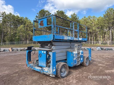 2013 Genie GS-5390RT Scissor Lift
