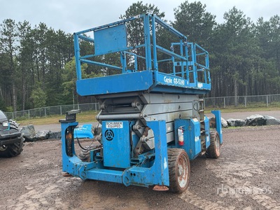2012 Genie GS-5390RT 4x4 Diesel シザーリフト