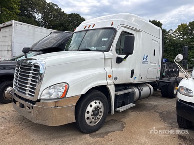 2019 Freightliner Cascadia 125 6x4 Cabeza Tractora Cabina Dormitorio (Inoperable)