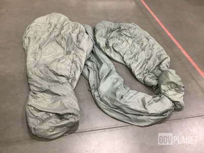 (64) Sleeping Bags