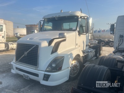2015 Volvo VNL 6x4 T/A Day Cab Truck Tractor (Inoperable)