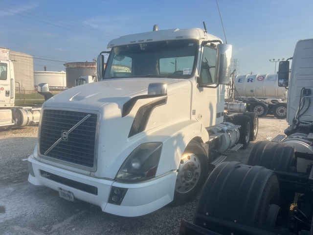 2015 Volvo VNL 6x4 T/A Day Cab Truck Tractor