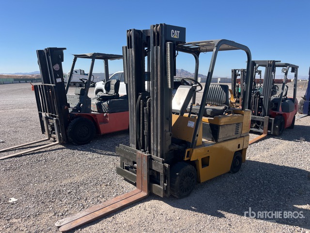 1991 Cat T50D 4350 lb Cushion Tire Forklift (Inoperable)
