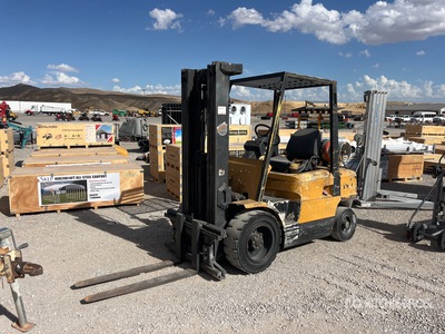 Hyster H50XM 5000 lb Cushion Tire Forklift