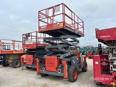 2015 Skyjack SJ8841RT 4x4 Dual Fuel منصة رفع متحركة