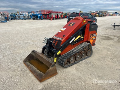 2021 Ditch Witch SK800 Two-Speed Compact Track Loader
