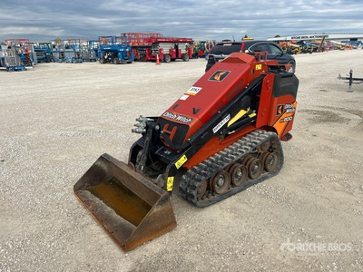 2021 Ditch Witch SK800 Two-Speed Chargeuse sur rails compacte