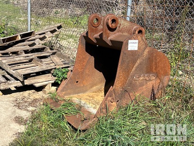 Esco 43 in Digging Excavator Bucket - Fits Komatsu PC160LC, PC220