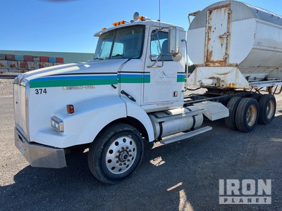2005 Western Star 4900 T/A Day Cab Truck Tractor S/A Day Cab Truck Tractor