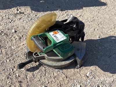 Hitachi C10FCE2 Miter Saw ハンドツール