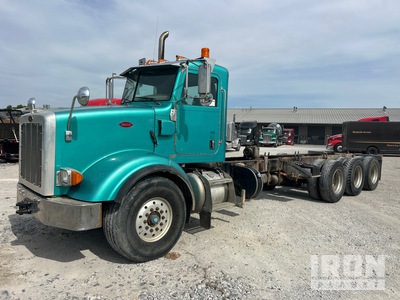 2013 Peterbilt 365 8x6 Cabina y chasis
