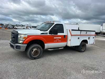 2013 Ford F-350 XL 4x4 Camion utilitaire