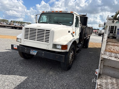 1996 International 4700 4x2 Camión Caja Abierta