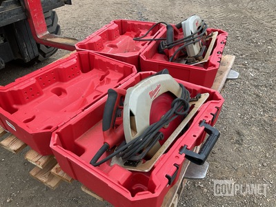 (2) Milwaukee 6470-21 Circular Saws