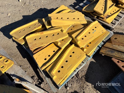 Quantity of (26) Scraper Routing Bits Pièces divers (Unused) - Fits Caterpillar