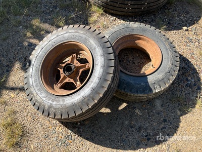 Quantity of (2) 8-14.5 Pneumatici per autocarro