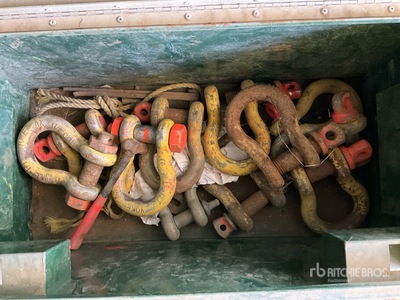 Quantity of (12) Lifting Shackles