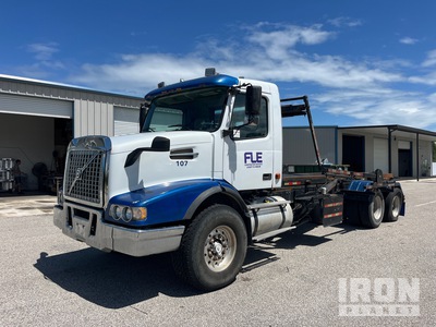 2007 Volvo VHD 6x4 Roll-Off Truck