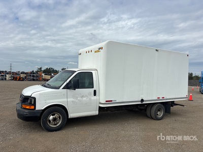 2011 GMC Savana 3500 4x2 Van Truck