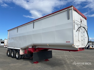 2022 Moore 10 m Tri/A Step Deck End Dump Trailer