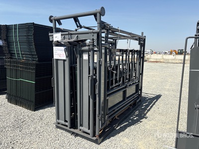 2026 RanchMaster LLH10 10 ft Squeeze Chute (Unused)