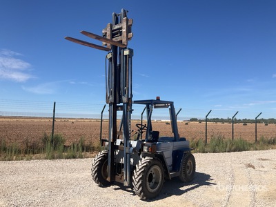 Tecnocar FDTT25R weld repairs on the axle mounting, hydraulic leaks , noise when moving forward Forklift