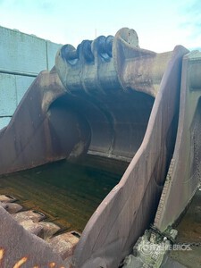 Hitachi 2800 mm Digging Bucket