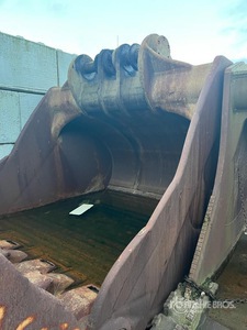 Hitachi 2800 mm Digging Bucket