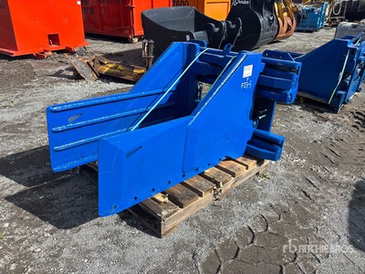 Rightline LBM289-SR-3C Bale Squeeze Attachment