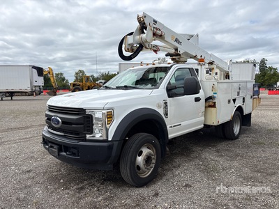 Altec AT37G 37.5 ft on 2019 Ford F-550 4x2 Camion Nacelle