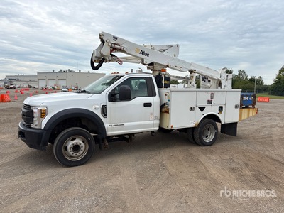 2019 Ford F-550 4x2 高所作業車