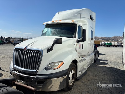 2019 International LT625 6x4 تراكتور شاحنة كابينة النوم (ثنائية المحور)