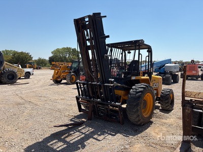 2018 JCB 950-4 T4 10000 lb 4x2 Chariot élévateur tout terrain (Inoperable)