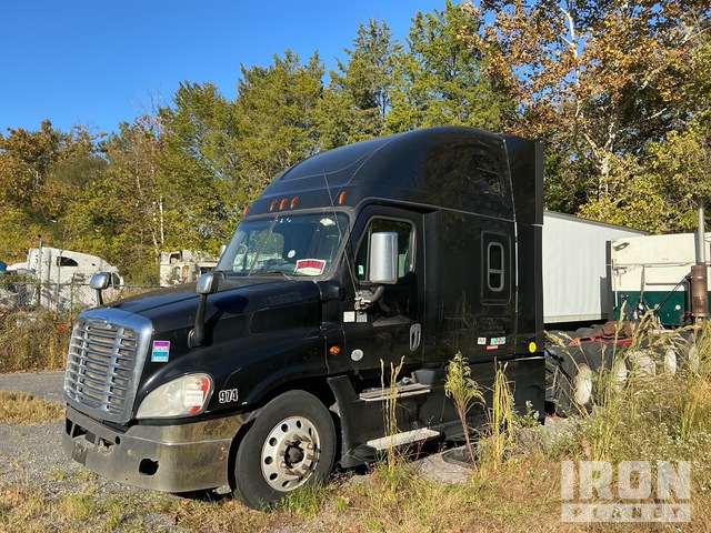 2016 Freightliner Cascadia 125 6x4 T/A Sleeper Truck Tractor