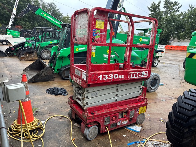 2016 MEC 1330SE Electric Scissor Lift