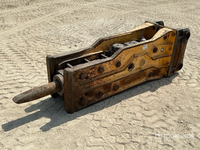 Soosan Hydraulic Breaker - Fits 20 -25 ton excavators