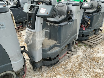 2022 Nilfisk Liberty SC60 X71D Ride-On Electric Fregadora de Suelos