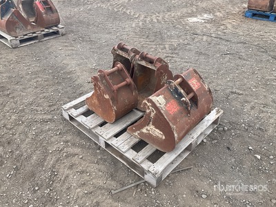 Quantity of (4) Digging Excavator Bucket