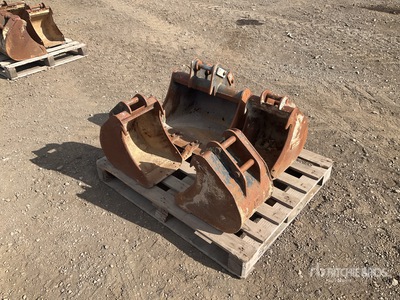 Quantity of (4) Digging Excavator Bucket